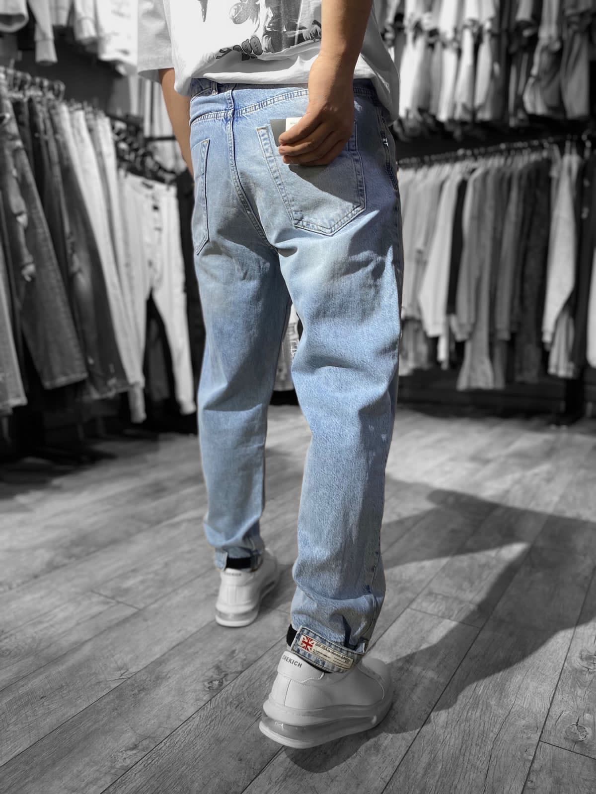 Модные мужские джинсы с рисунком - 47 фото