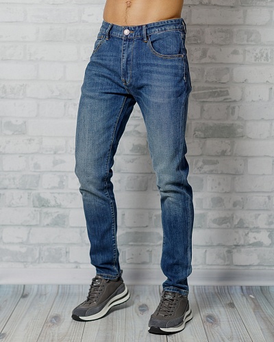 Какие джинсы носить мужчинам, которые хотят выглядеть стильно